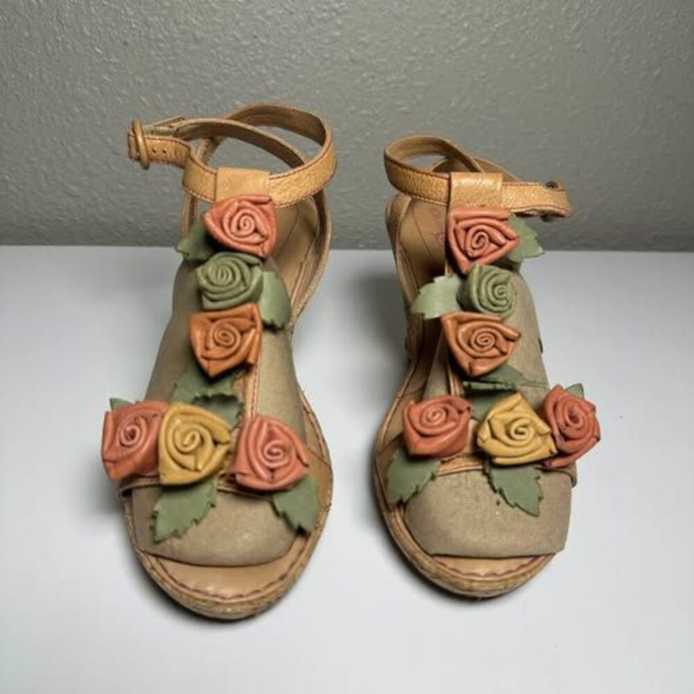 Born Crown Floral Leather Wedge Sandals Size 8 / 39